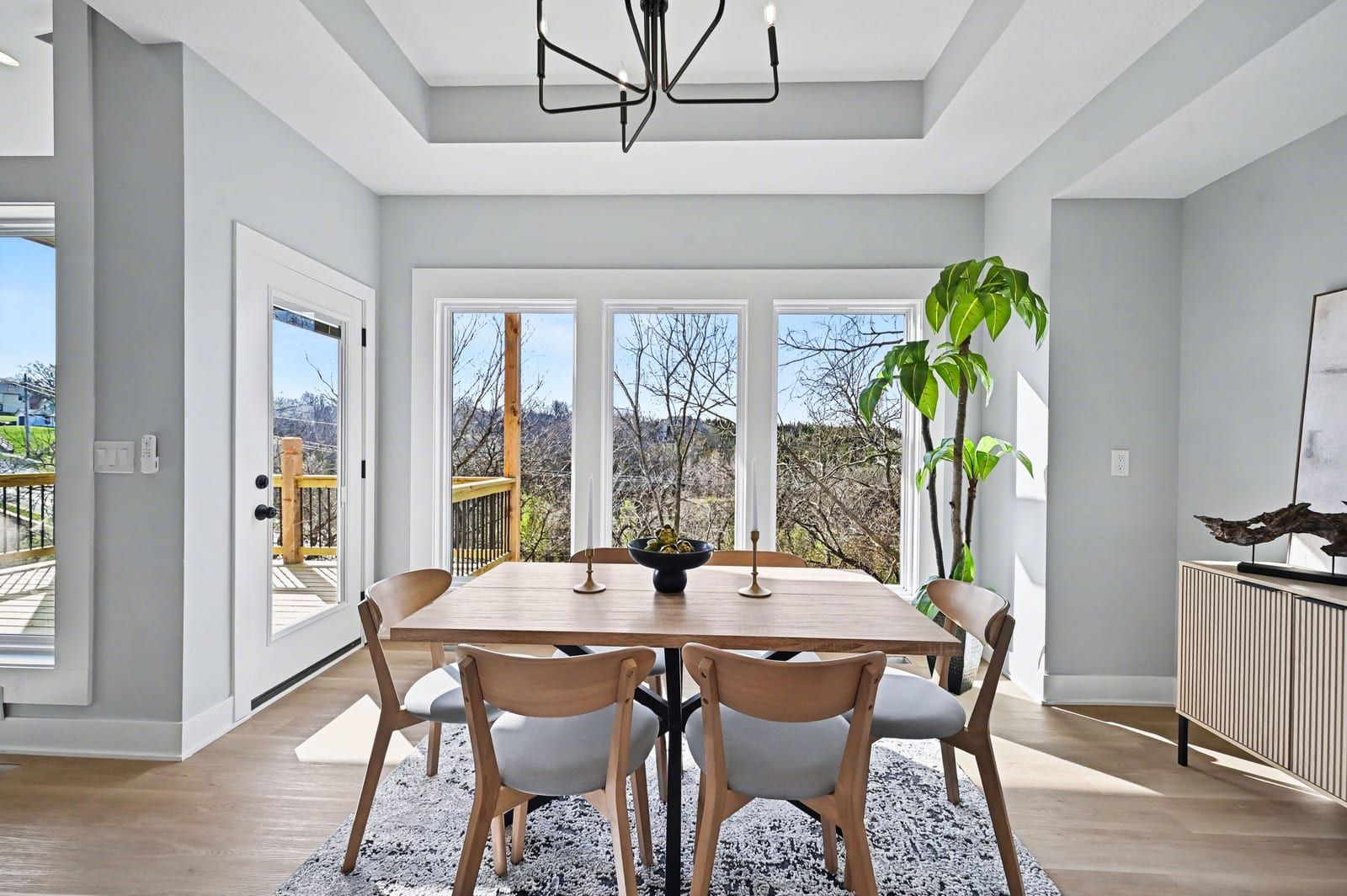 Dining room off the kitchen